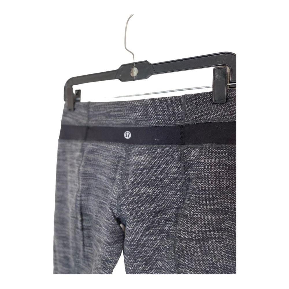 Lululemon Athletica Gray Leggings with Modern Design
